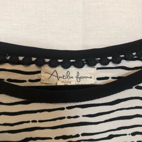 Antilia Femme Zebra Print Blouse Size Small Hi Lo - Picture 3 of 5